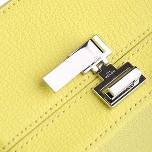 the Volon Bags - the Volon Lime Leather Cube Chain Bag the Volon Bags - the Volon Lime Leather Cube Chain Bag
